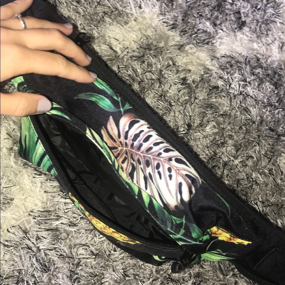 Pattern Fanny Pack - Picture 2 of 2